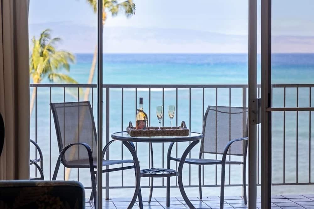 Kahana House | Oceanfront condo, AC, stunning view, resort amenities, walkable area