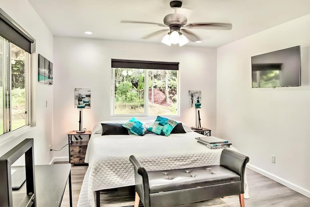 Keaau House | Luxury Hawaii Getaway: Close to the Beach & Ocean!
