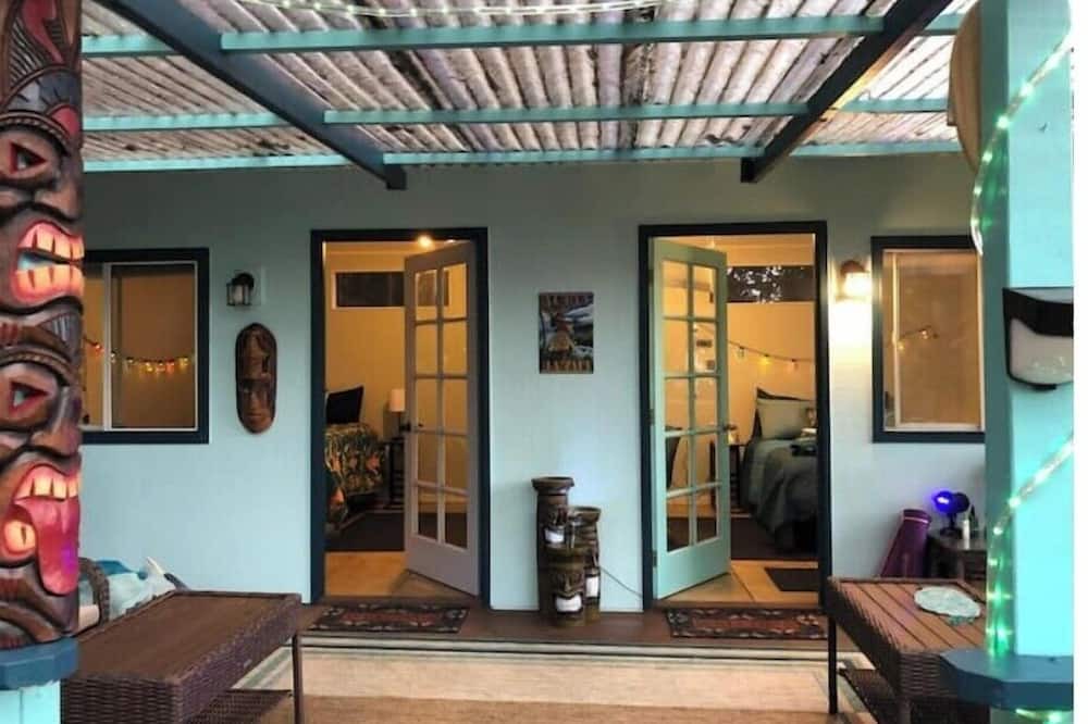 Kealakekua Cottage | CozyTiki cottage w/2 private rooms, priv attached kit/bath TA-154-746-2656-01