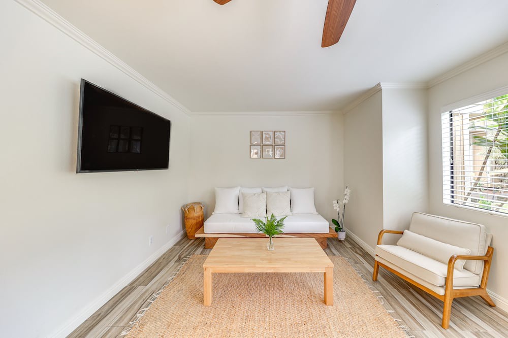 Princeville Condo | ~ 2 Mi to Beach: Princeville Condo w/Private Deck