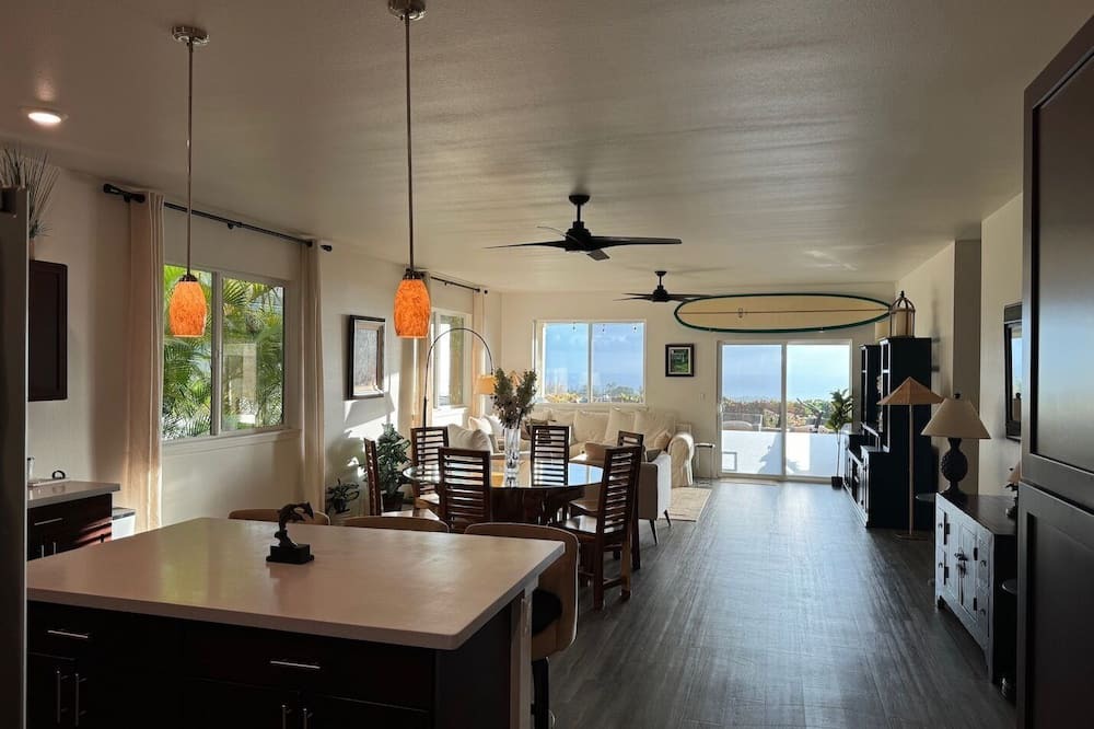 Wailuku Heights House | Gorgeous Ocean View 3BR 2BA Home, Wailuku, 6 Mo. Min priced below vacation rates