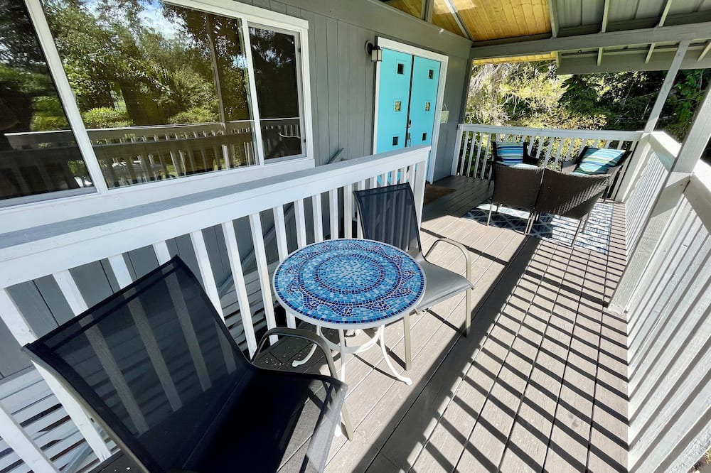 Hilo House | Quiet Hilo Beach Cottage, Prime Location for Beaches, Snorkeling, and Surfing