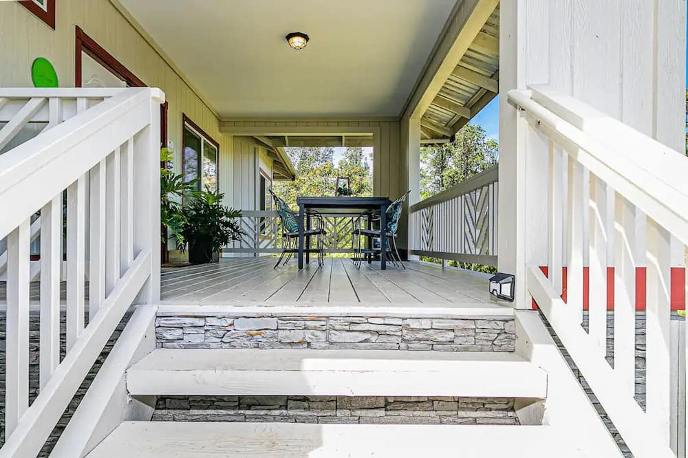 Keaau House | Red Ti Leaf Vacation House is your choice!