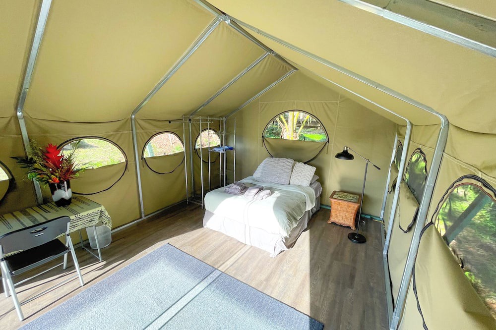 Kealakekua Apartment | Monkeypod Canopy with Shared Bath and Common House