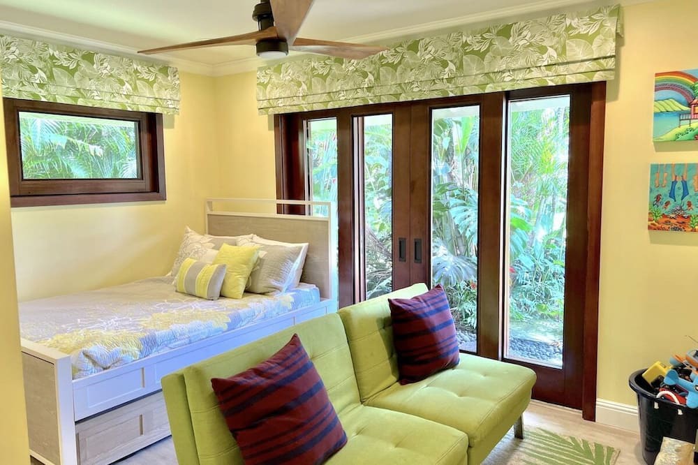 Mokuleia House | Mokuleia Seaside - AC, Short walk to beach