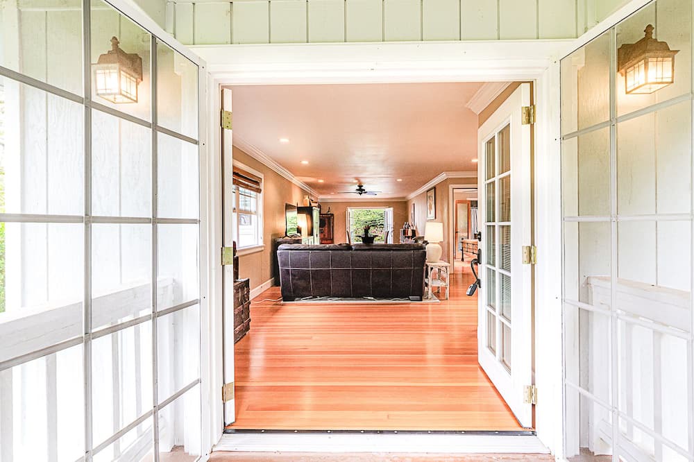 Keaau House | Jungle Estate - 3 Cottages, 1.5 Acres and a POOL Sleeps 9