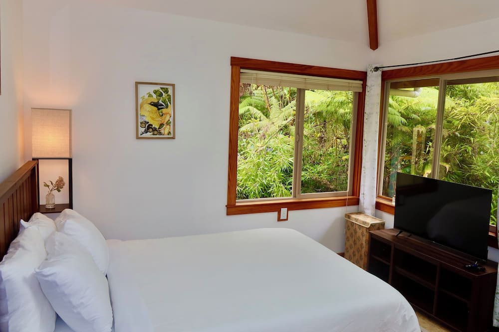 Volcano House | Tranquil Volcano Retreat with Rainforest Views