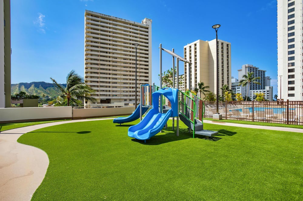 Waikiki Apartment | Aston at the Waikiki Banyan