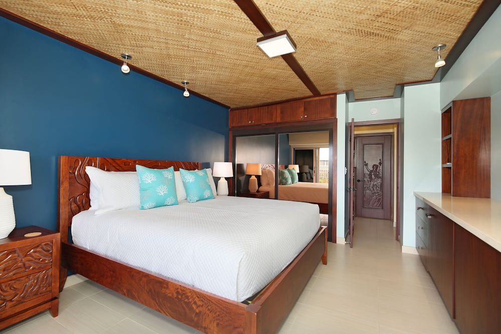 Waikiki Condo | Oceanfront Island Living at its Finest! Unbeatable Panoramic Ocean Views!