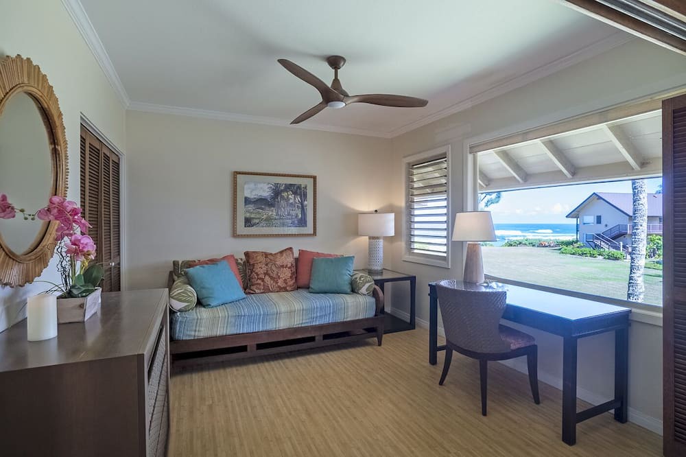 Wainiha Condo | Off-the-Beaten-Path! 2BR Beachfront Condo w/Amazing Views, Onsite Spa & More
