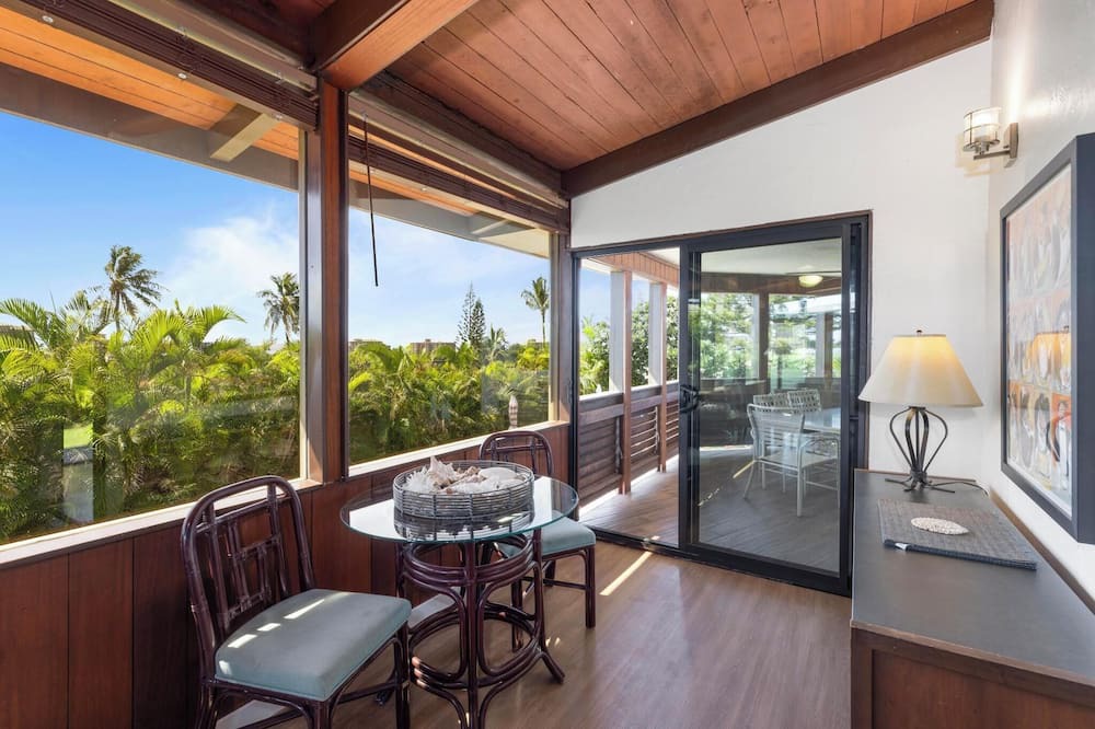 Kaanapali House | Holomakani Retreat: Your Ohana's Hale (Home) by Kaanapali Beach