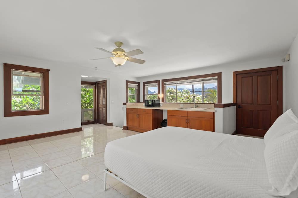 Maili House | Konishiki Beach House: Luxury 6BR Oceanfront Home w/Private Pool, Beach Access
