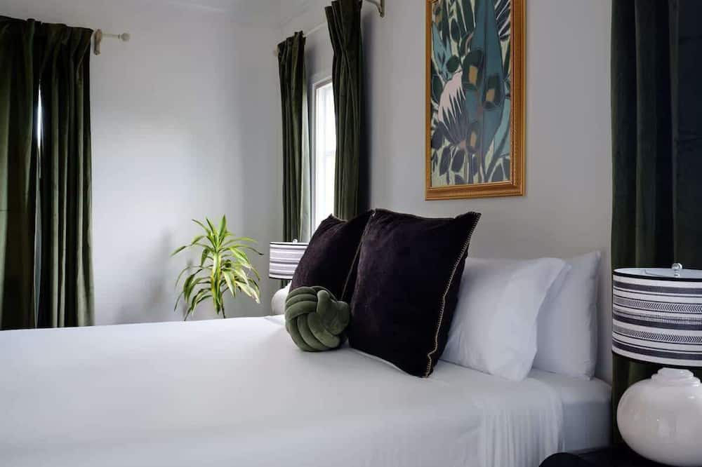Wailuku House | Kahili Suite - Historic charm meets Luxury