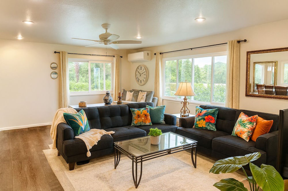 Hauula House | Mauka Sunrise, Walk to Hau‘ula Beach & Trails, A/C