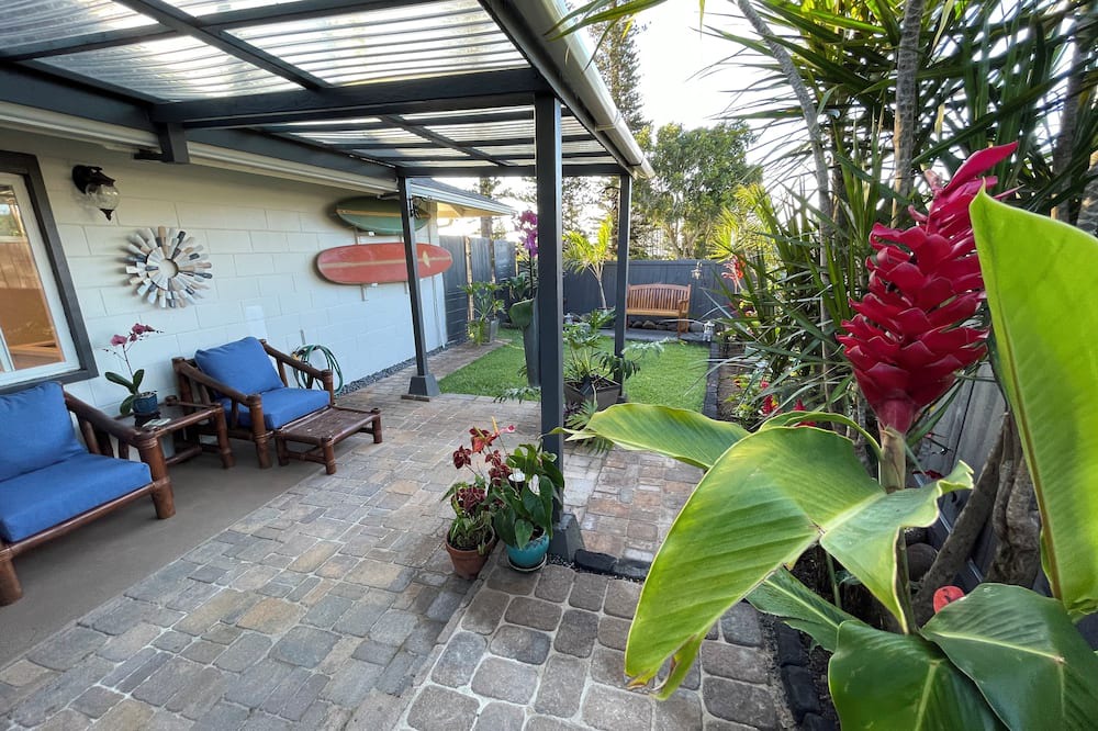 Pauwela Apartment | Hula Hale - Walk to Cafe - At start of the Road to Hana
