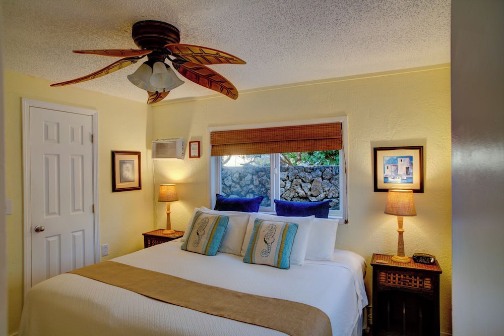 Hauula House | Beachfront Home