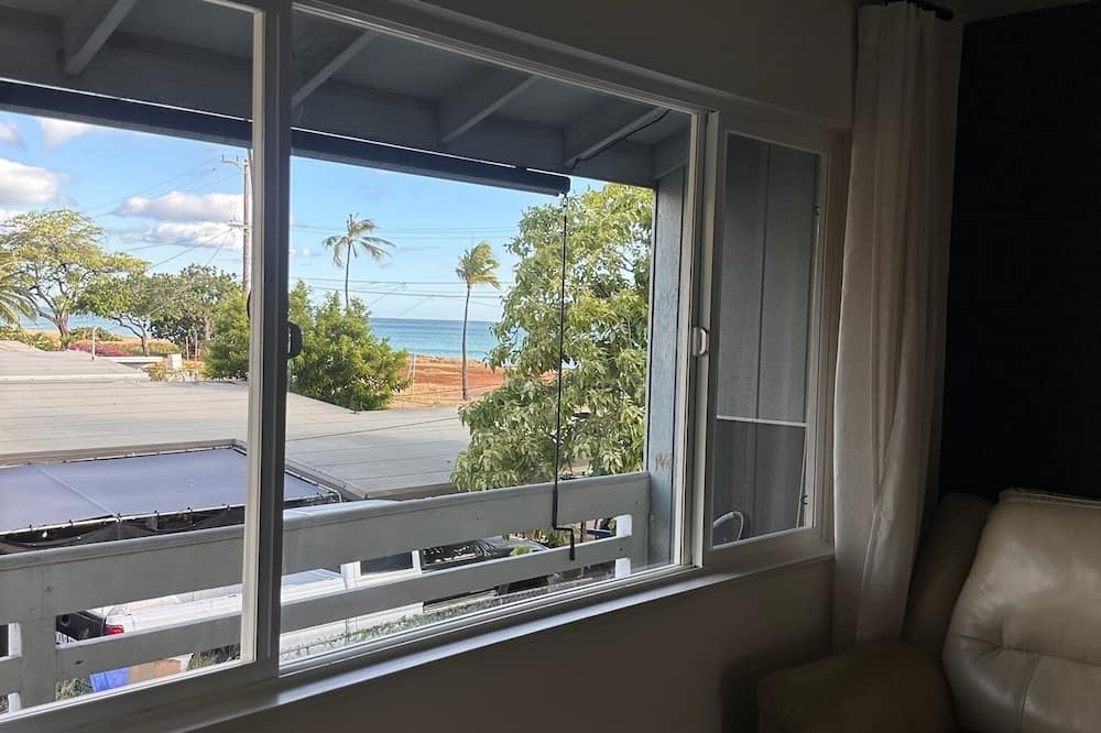 Waianae House | NEW Listing Oceanfront Home + Boards + Beach Gear