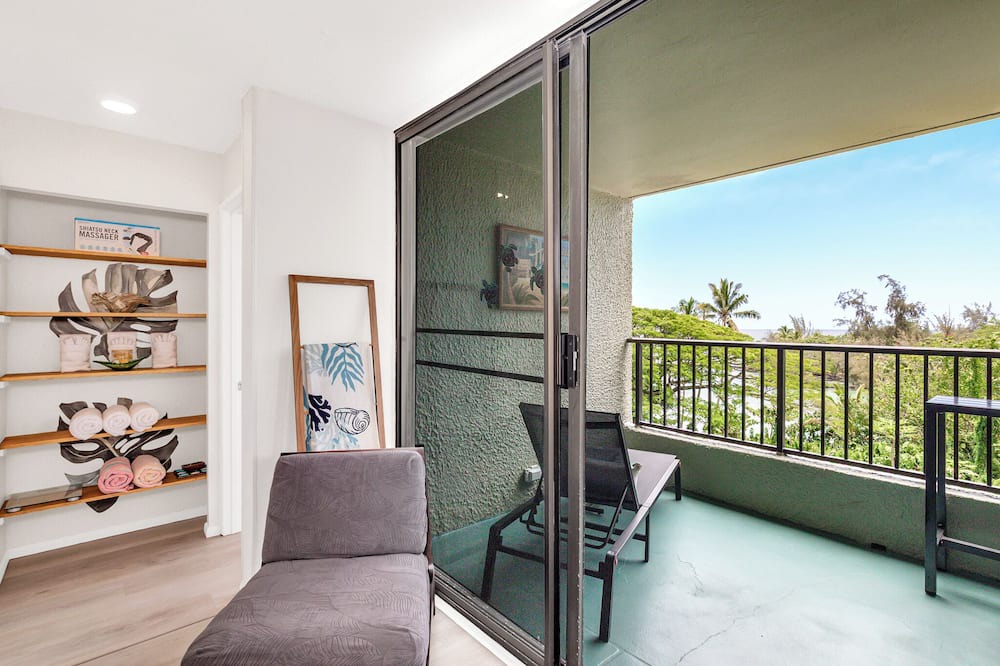 Hilo Condo | Ocean View Chic Condo at Carlsmith Beach Park in Hilo!