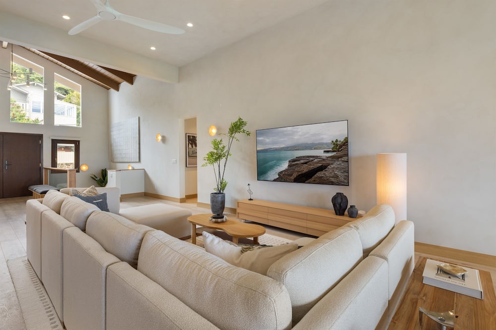 Kaneohe House | Sea Breeze Retreat - $26k for 90 day stay!