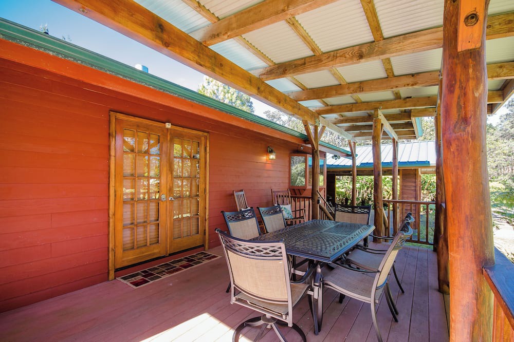 Volcano House | Gorgeous 3b/2b house minutes from Natl Park & Volcano Village. Family friendly!