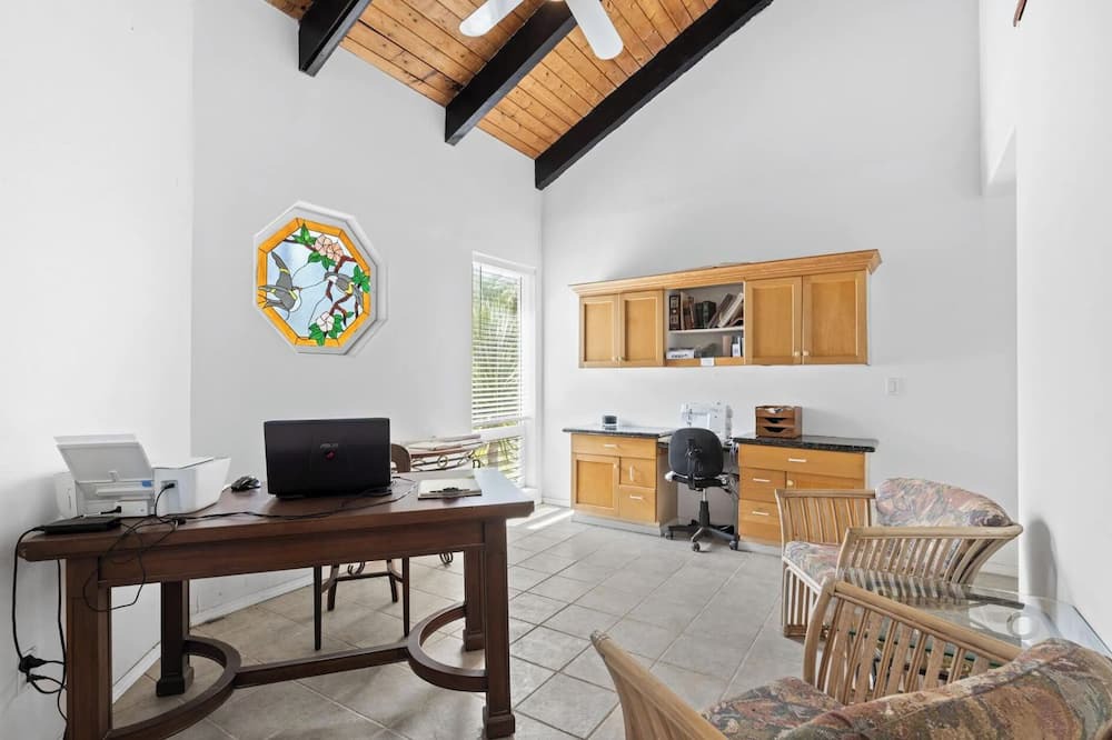 Ookala House | Country Oceanfront 5-bedroom house in Ookala