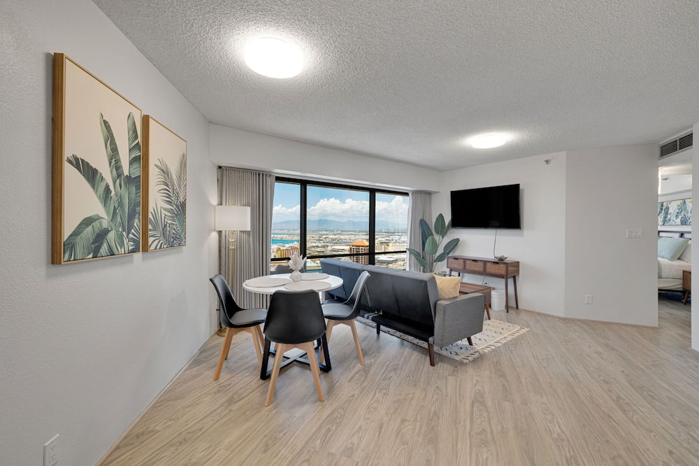 Downtown Honolulu Condo | Bishop Suites @ Executive Centre, Ocean View Suite #3903, Heart of Honolulu