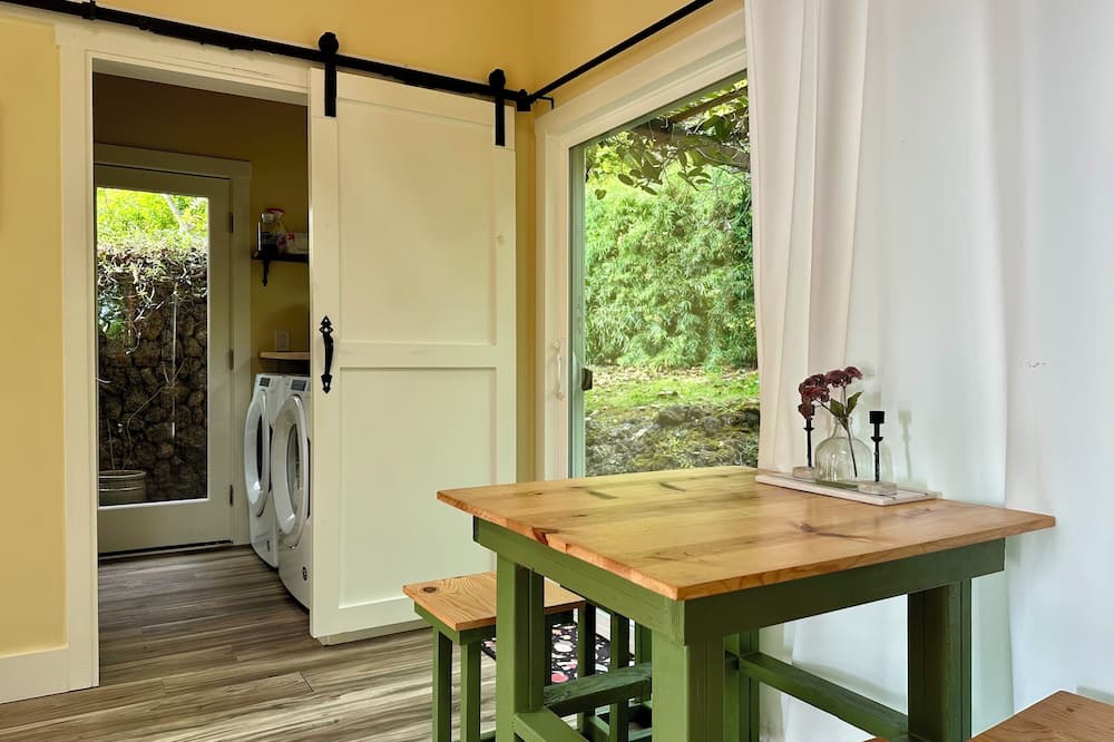 Kalaoa Cottage | The Avocado Cottage