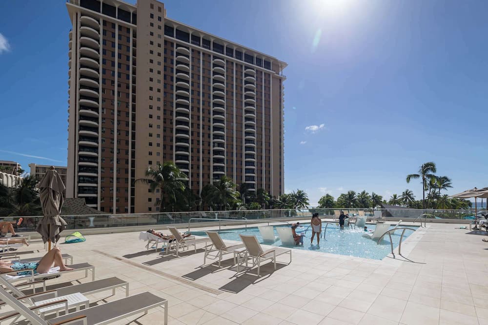 Waikiki Apartment | Stunning Ocean View | Free Parking