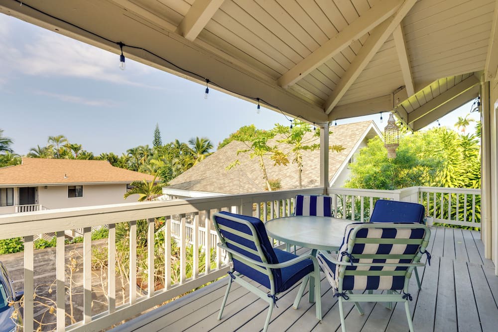 Kailua-Kona House | 1 Mi to Dtwn: Dreamy Kailua-Kona Home w/Balconies