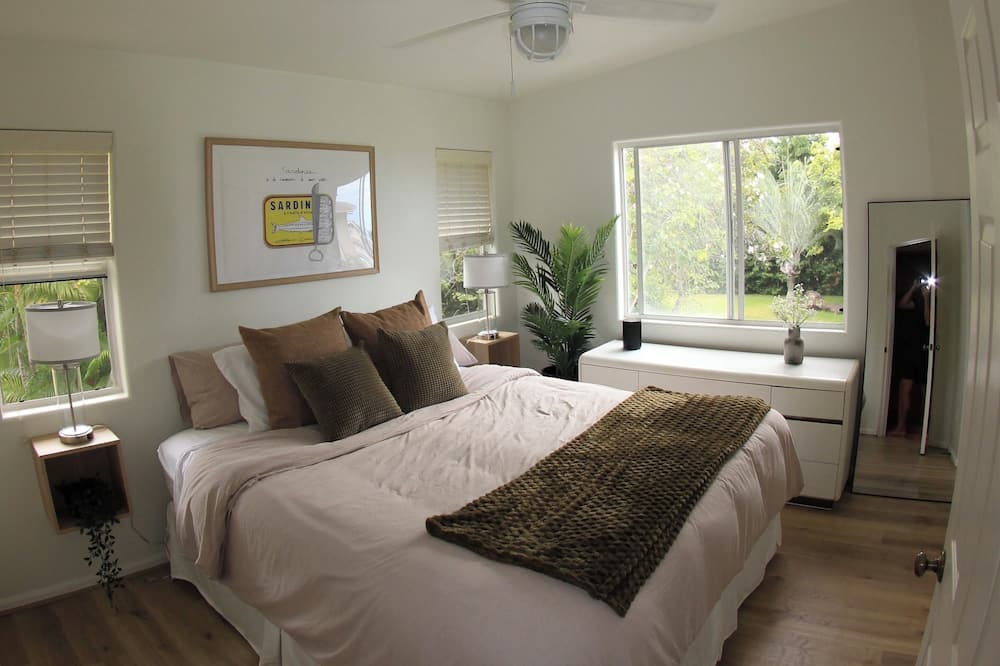 Kailua-Kona House | 3-bedroom furnished house with ocean views, utilities, wifi, and parking