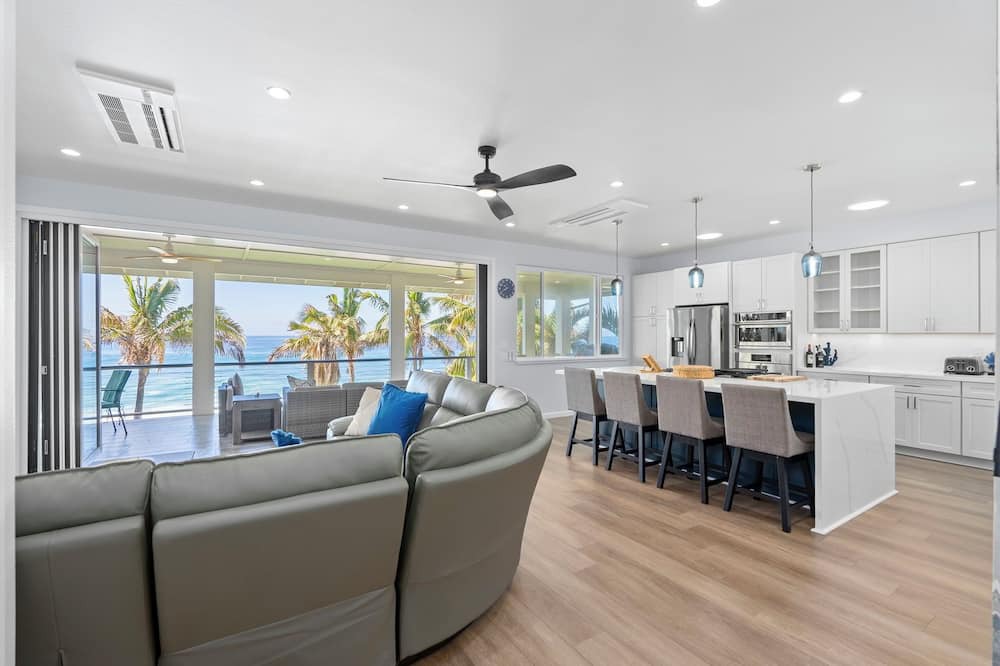 Waianae House | Tropical Oceanfront Paradise