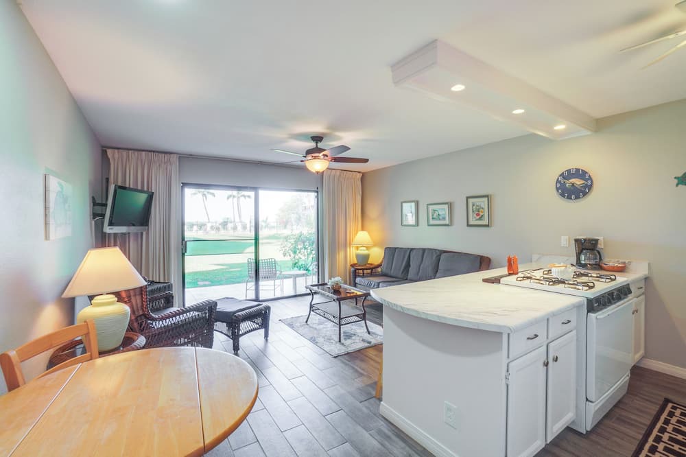 Kaunakakai Condo | Oceanfront Molokai Shores Condo w/Pool Access!