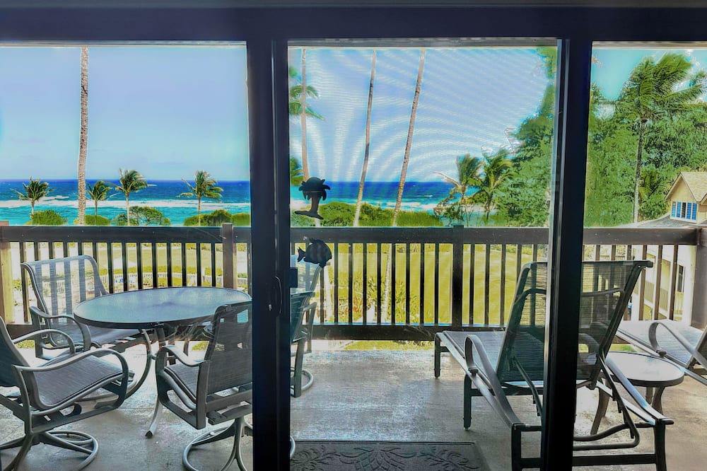 Lihue Condo | Gorgeous 4 br for 10 in Kapaa - Beachfront!