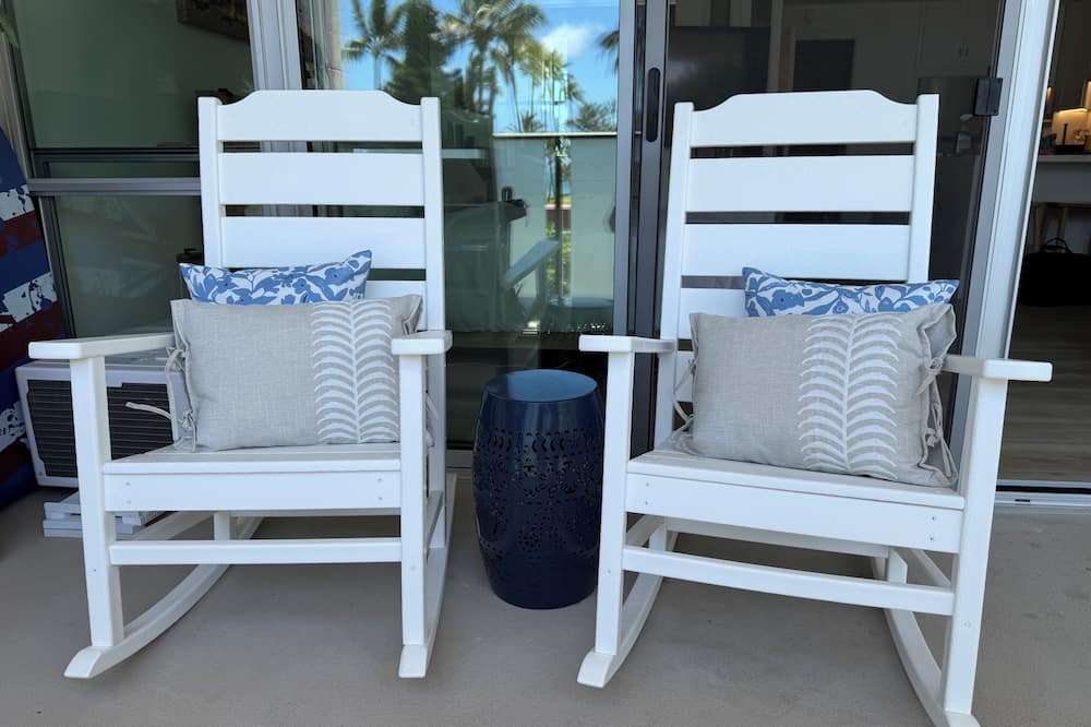 Punaluu Condo | Newly renovated, oceanfront, AC, beautiful views, steps to secluded beach