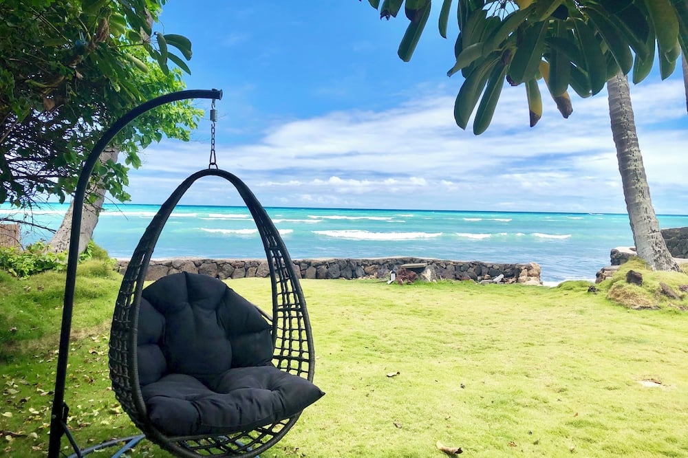 Ewa Beach Cottage | Oceanfront 2-Bedroom Retreat in Ewa Beach with AC, WiFi & Direct Beach Access