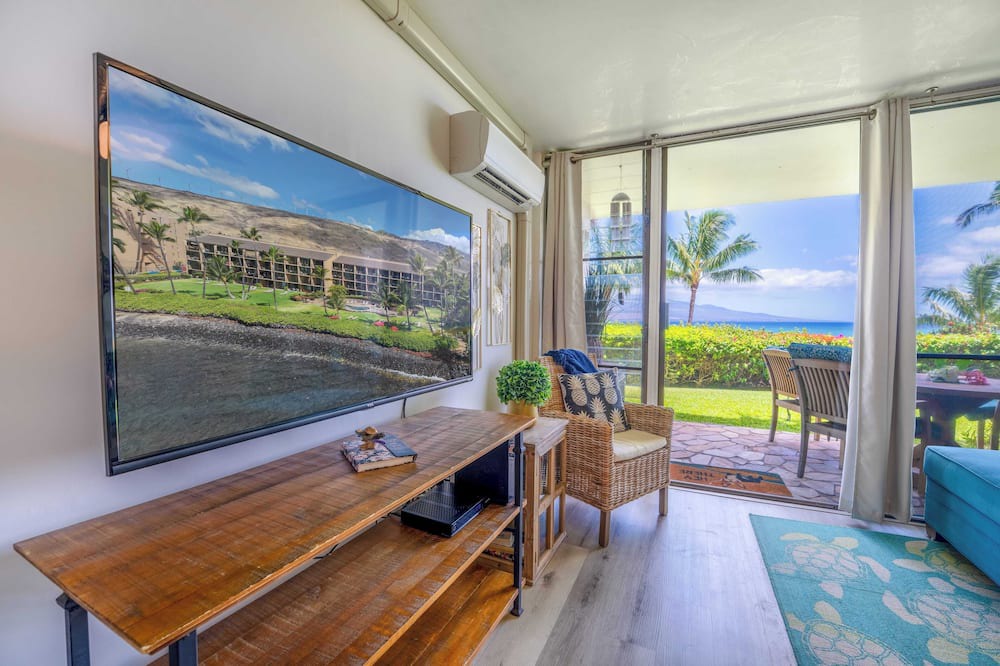 Maalaea Condo | *Maalaea Banyans 104* NEW LISTING Maui Stunning Prime Ocean Front with hot tub!