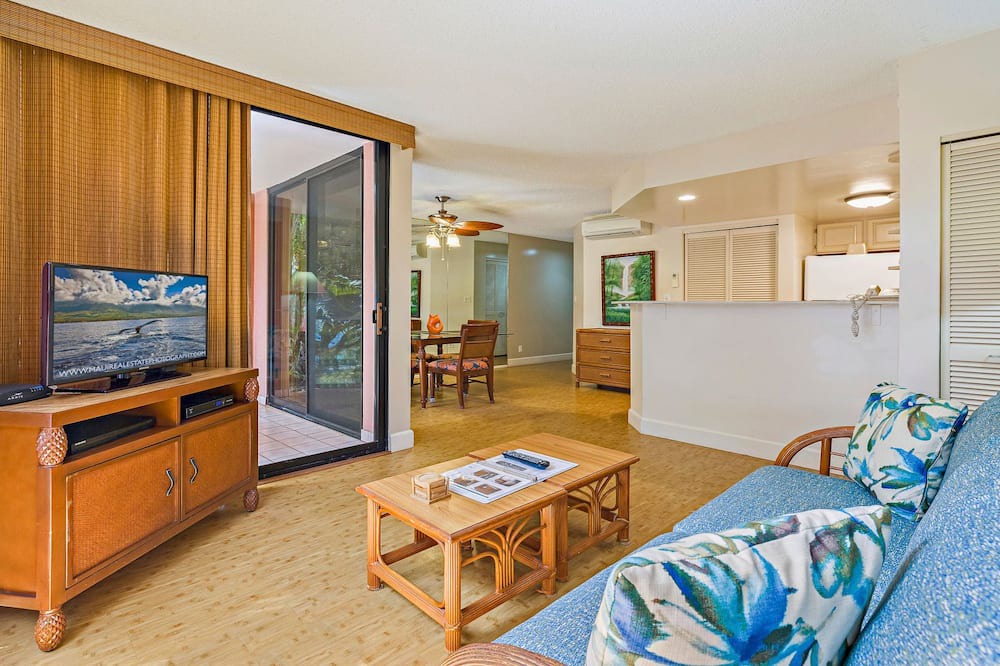 Kahana Apartment | Studio w/Balcony & Full Kitchen | Access to Pool
