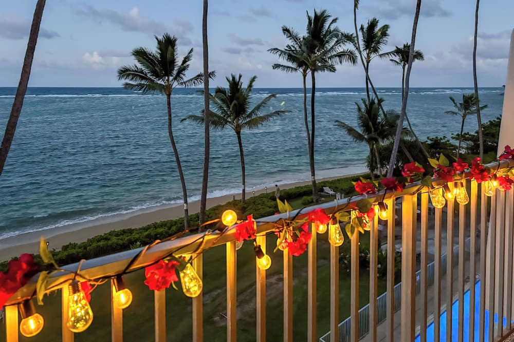 Punaluu Condo | Oceanfront Condo: Stunning Sunrise & Ocean Views