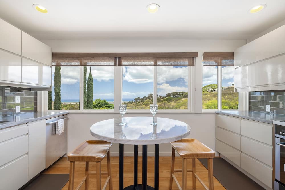Makakilo City House | Lux Makakilo Hale by Gather: 5BR Retreat w/Private Pool & Ocean Views