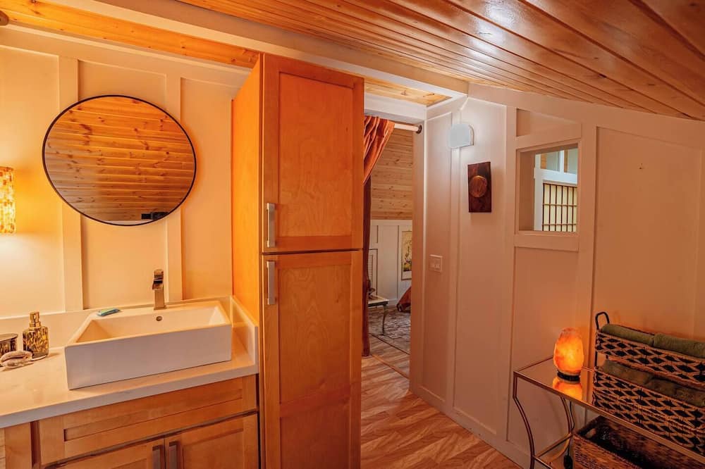 Kailua-Kona House | Jungle Retreat in Kona Cloud Forest Sanctuary, An unforgettable Cloud Forest Sanctuary retreat exper.