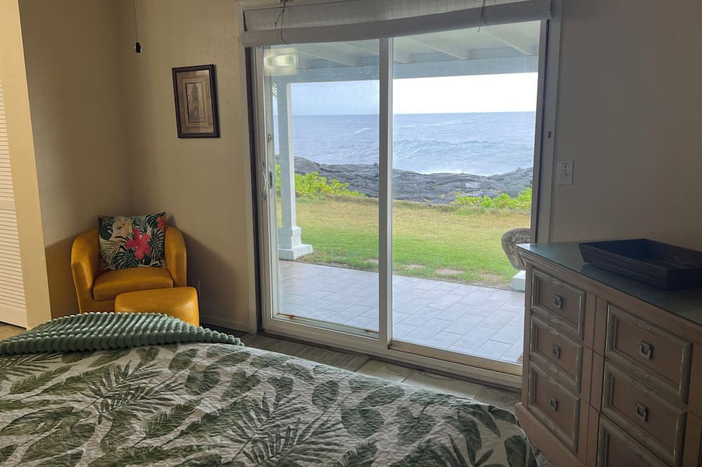 Keaau House | Ocean Front Paradise with Hot Tub in Hawaiian Paradise Park Kea'au