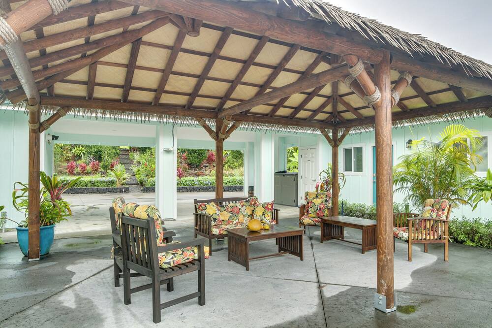 Papaikou House | Oceanfront Home w/Pool Access, Views in Papaikou