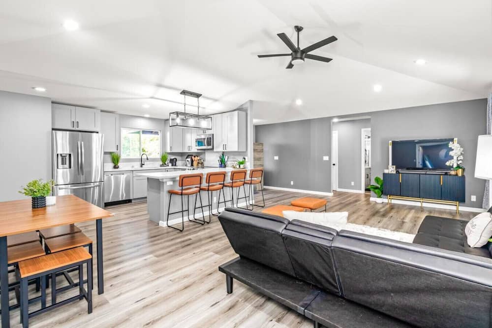 Keaau House | Comfort & Style by the Volcano Park