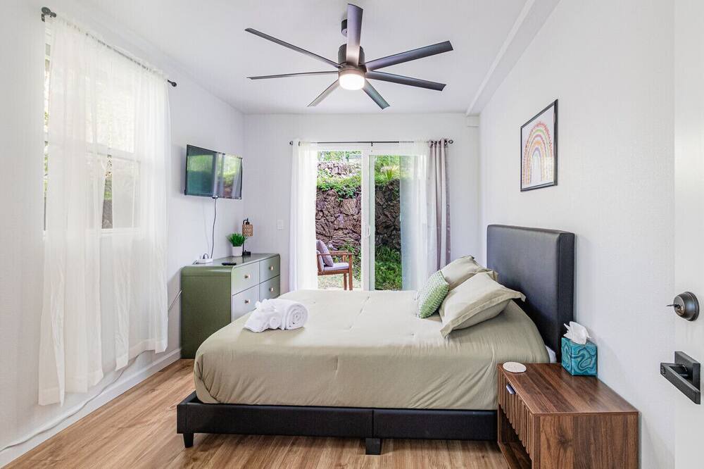 Kalaoa House | Pet-Friendly Getaway, Kona Charm Awaits