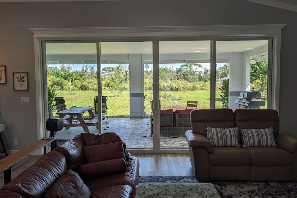 Keaau House | Large, 4B/2.5Bath, Cozy, Modern Oasis near Seacliff views. Central A/C. Pets OK.