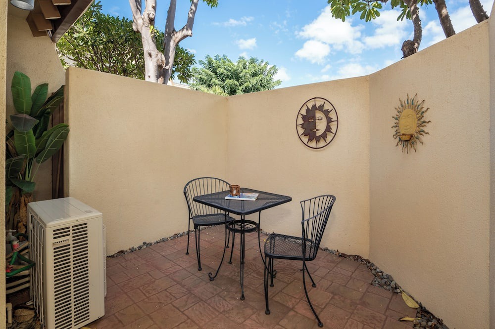 Kihei Condo | Maui Kamaole #J-106 Ground Floor, Full A/C, Across Kamaole III Beach, Hot Tub