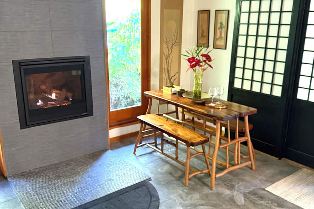 Volcano House | Volcano Tea House Cottage - Spa Bath, Hot Tub, and Fireplace with Japanese Decor