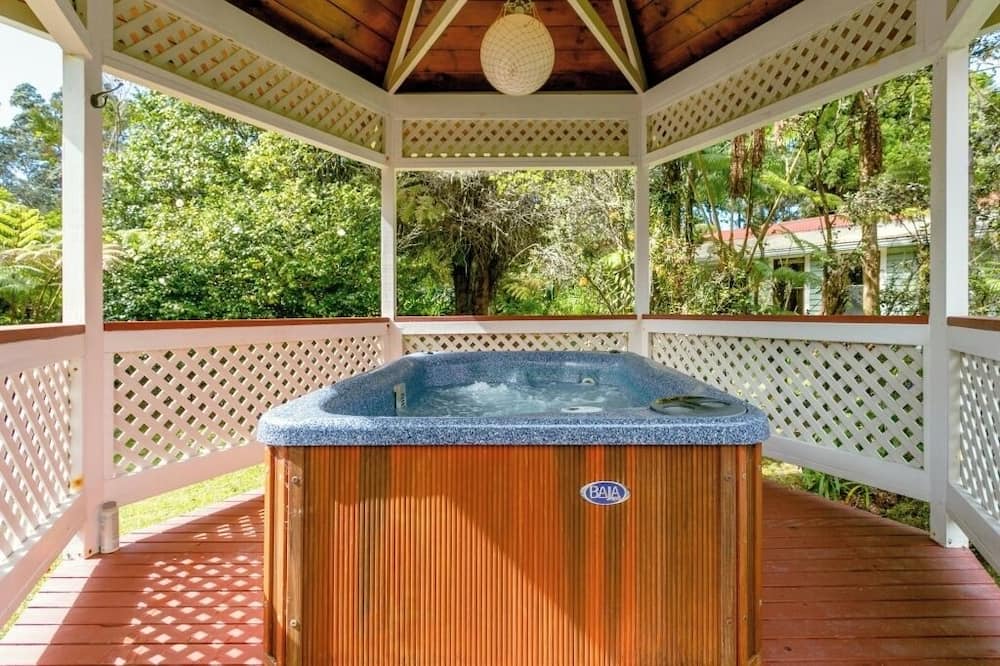 Volcano Cottage | Historic Maid's Quarters Cottage in Volcano Village