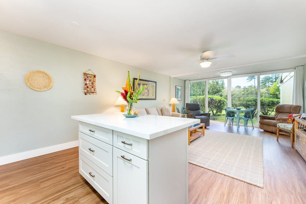 Kahuku Condo | Hale Kai - Large Enclosed Lanai - Sleeps 2