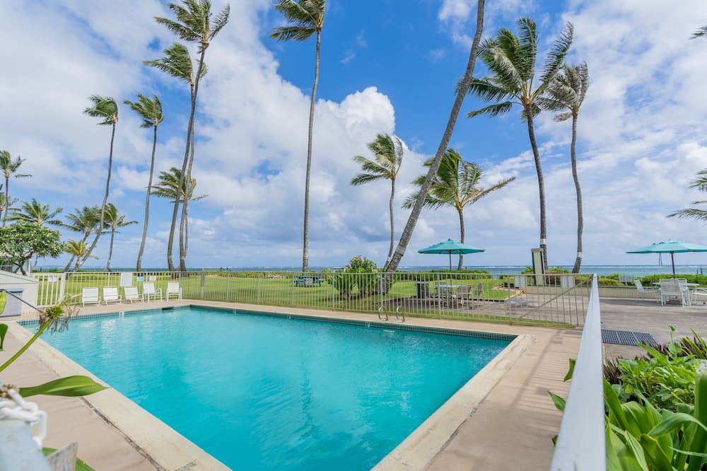 Punaluu Condo | Aloha Soul Beachfront - 30 Day Rental